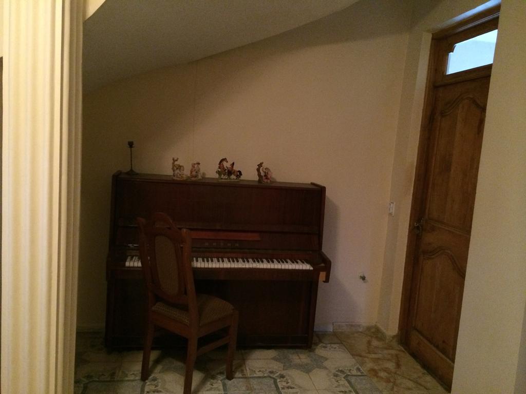 Talo'S Guest House Махінджаурі Номер фото